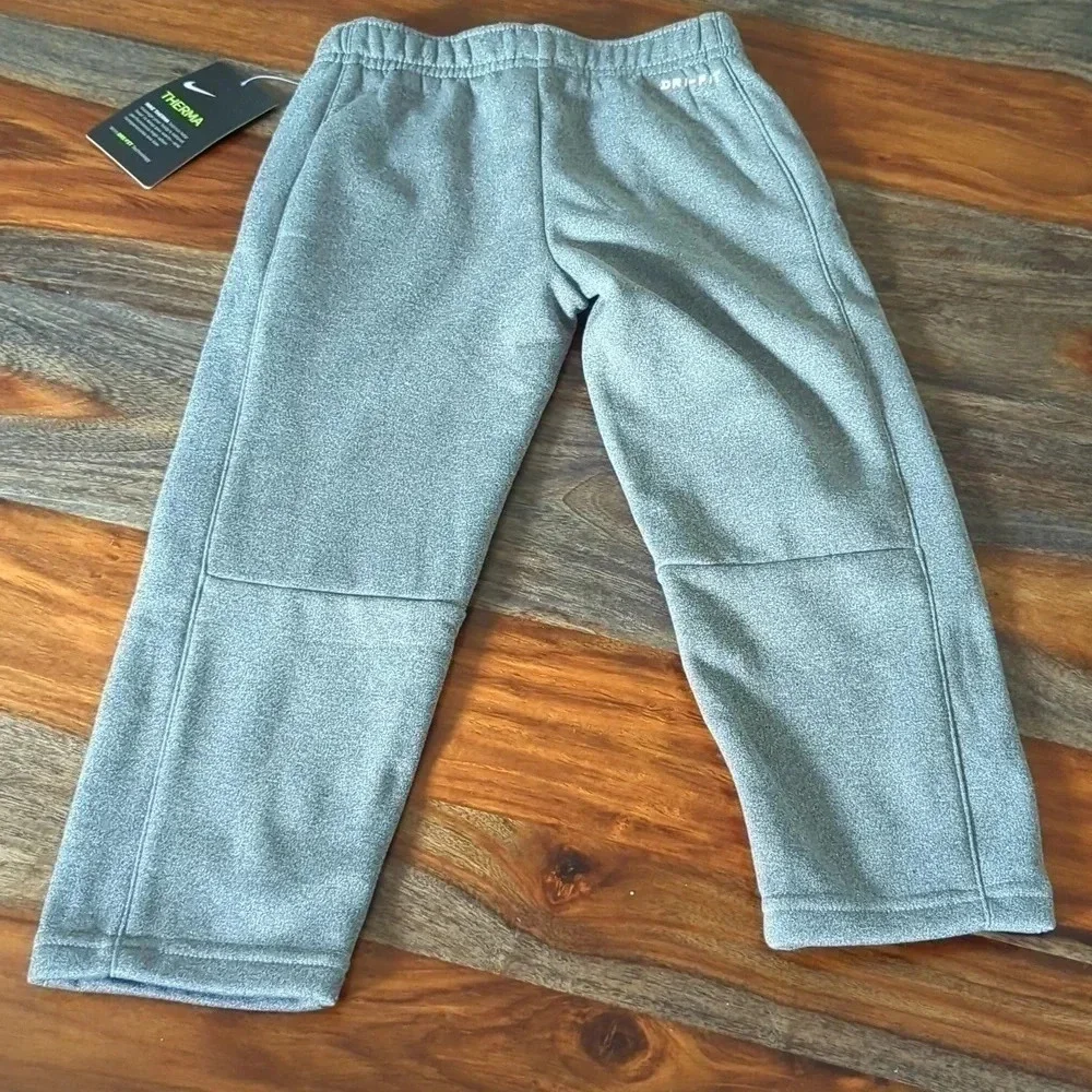 2 Boys Nike Thermal fit fleece pants